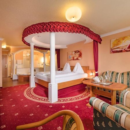 Hotel Winzer Wellness & Kuscheln Sankt Georgen im Attergau Ngoại thất bức ảnh