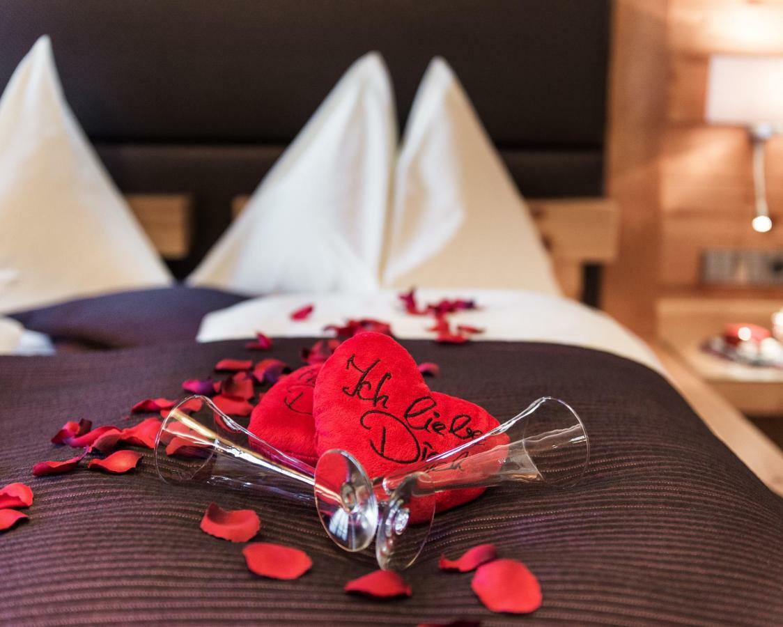 Hotel Winzer Wellness & Kuscheln Sankt Georgen im Attergau Ngoại thất bức ảnh