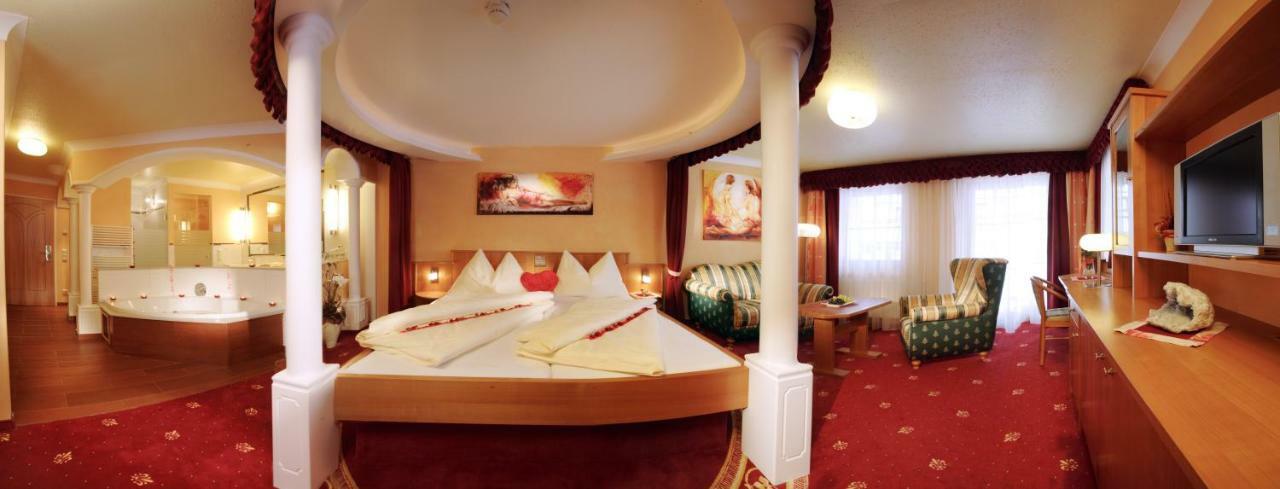 Hotel Winzer Wellness & Kuscheln Sankt Georgen im Attergau Ngoại thất bức ảnh
