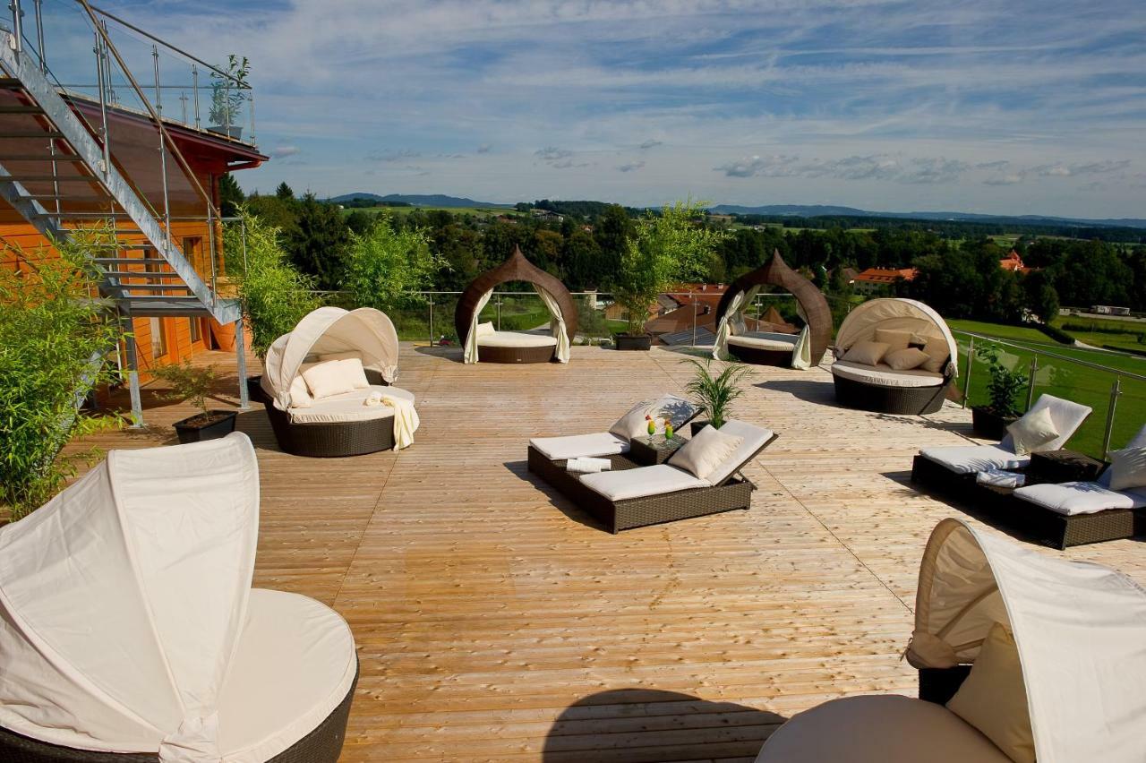 Hotel Winzer Wellness & Kuscheln Sankt Georgen im Attergau Ngoại thất bức ảnh