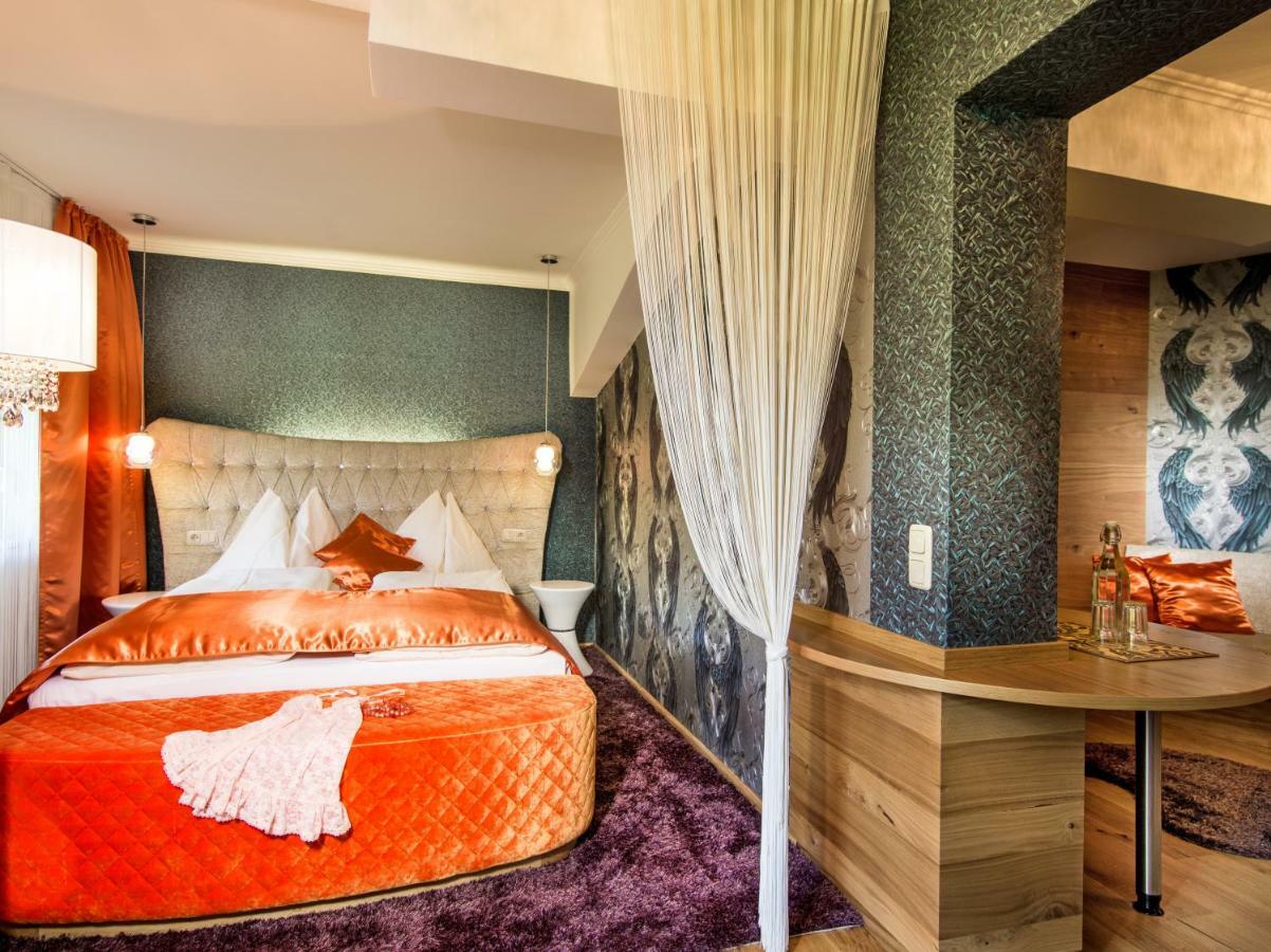 Hotel Winzer Wellness & Kuscheln Sankt Georgen im Attergau Ngoại thất bức ảnh