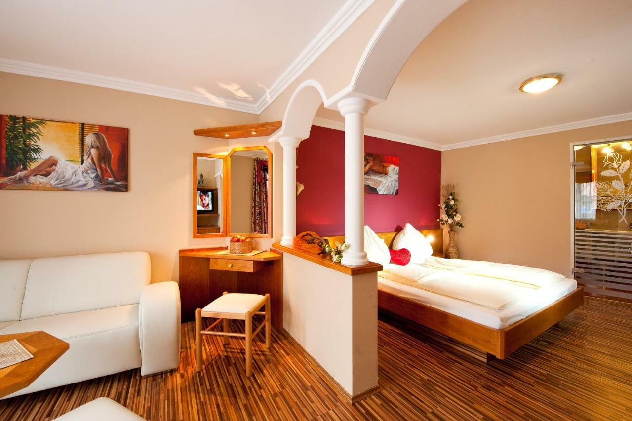 Hotel Winzer Wellness & Kuscheln Sankt Georgen im Attergau Ngoại thất bức ảnh