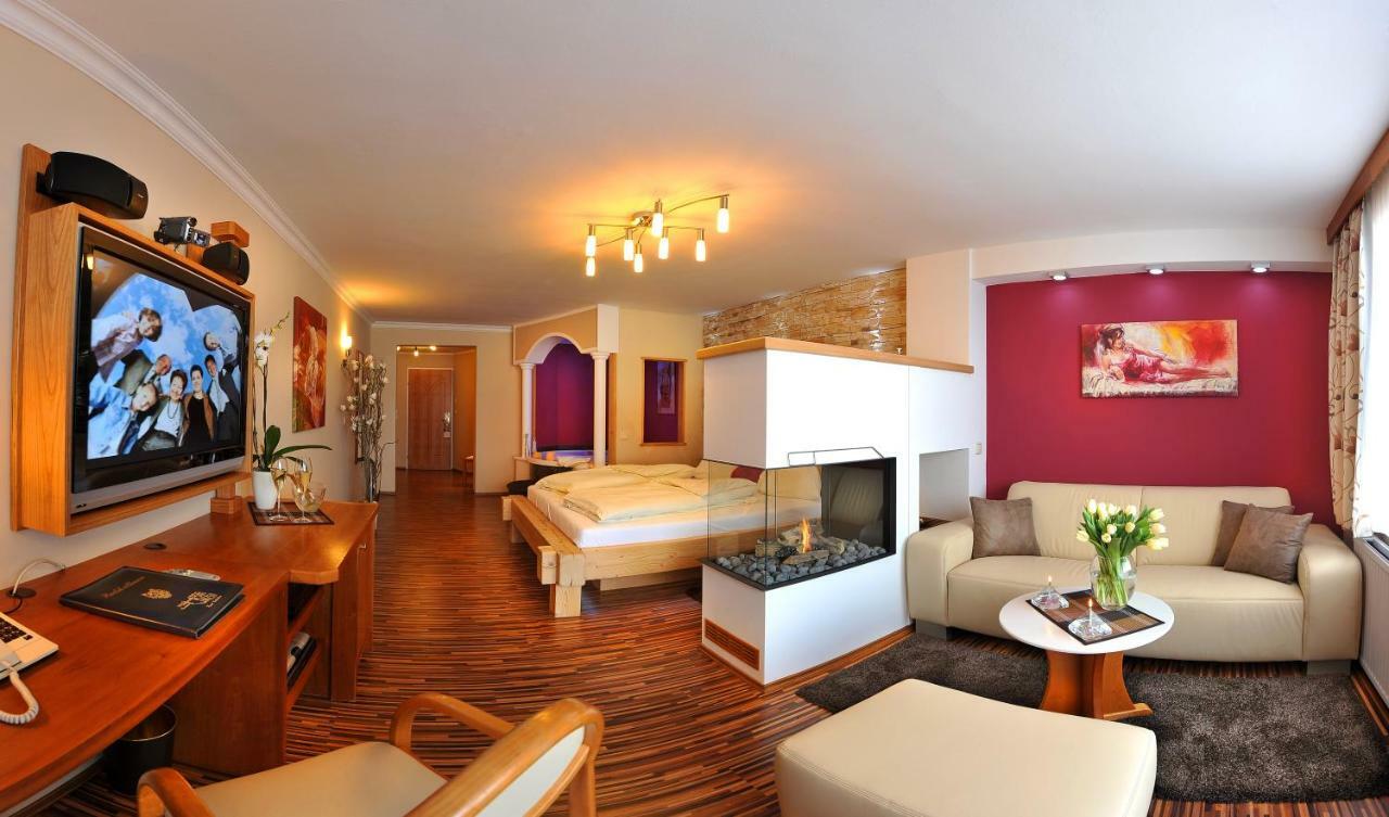 Hotel Winzer Wellness & Kuscheln Sankt Georgen im Attergau Ngoại thất bức ảnh