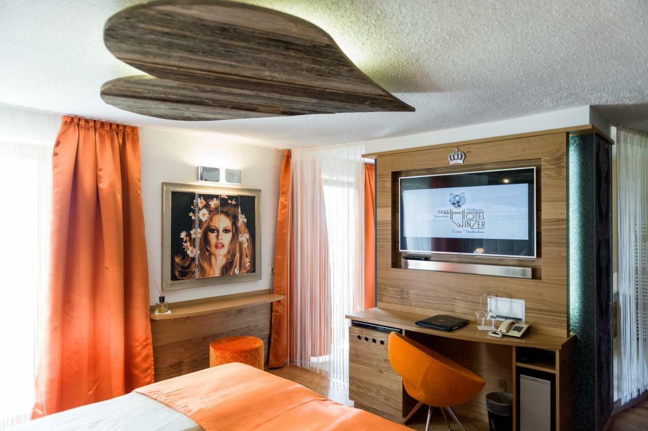 Hotel Winzer Wellness & Kuscheln Sankt Georgen im Attergau Ngoại thất bức ảnh