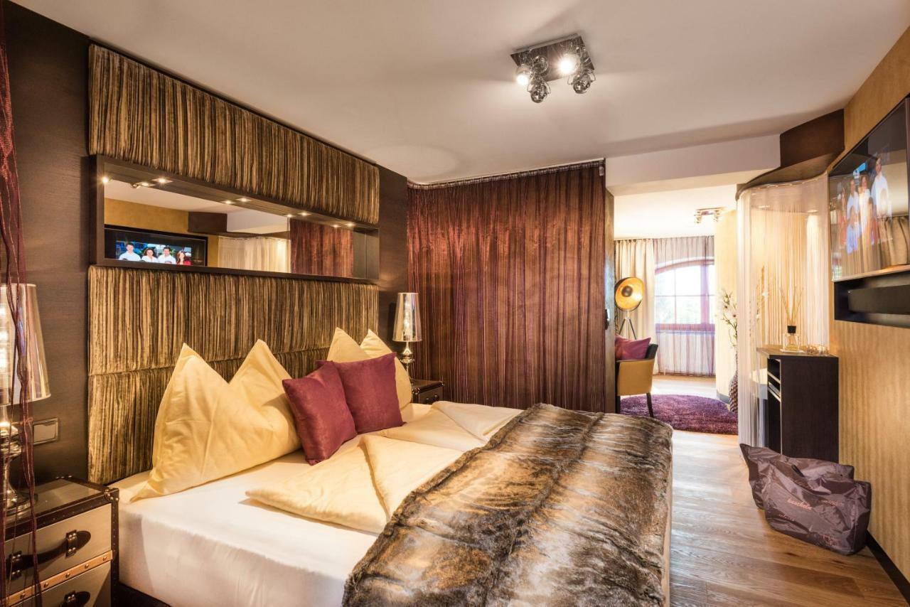 Hotel Winzer Wellness & Kuscheln Sankt Georgen im Attergau Ngoại thất bức ảnh
