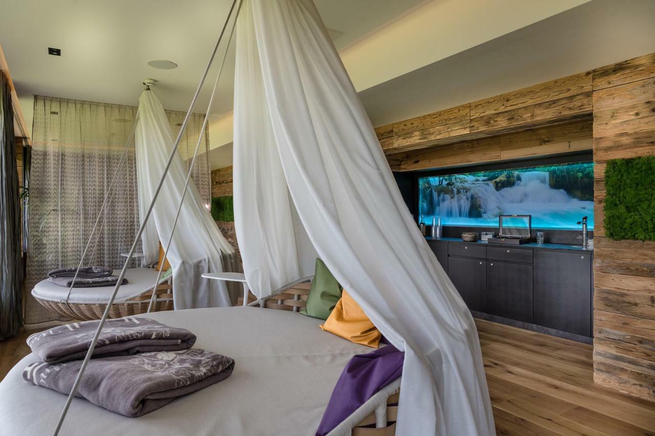 Hotel Winzer Wellness & Kuscheln Sankt Georgen im Attergau Ngoại thất bức ảnh