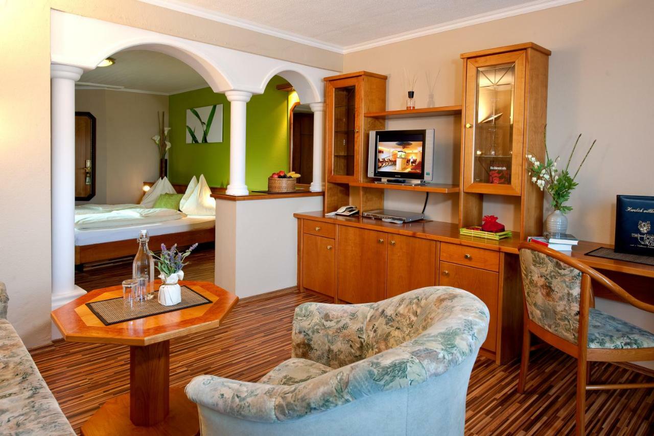 Hotel Winzer Wellness & Kuscheln Sankt Georgen im Attergau Ngoại thất bức ảnh